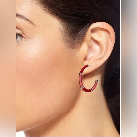 NEW-Time and Tru Women's Gold Tone Thread Wrap Hoop Earrings - Picture 1 of 3